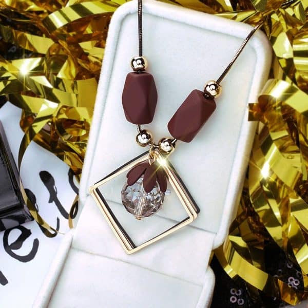 ⁦שרשרת עם תליון חום יין קריסטל משולב⁩ – תמונה ⁦3⁩