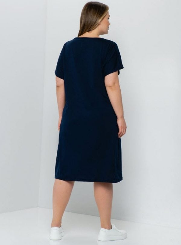 ⁦שמלת כותנה במידות גדולות⁩ – תמונה ⁦2⁩